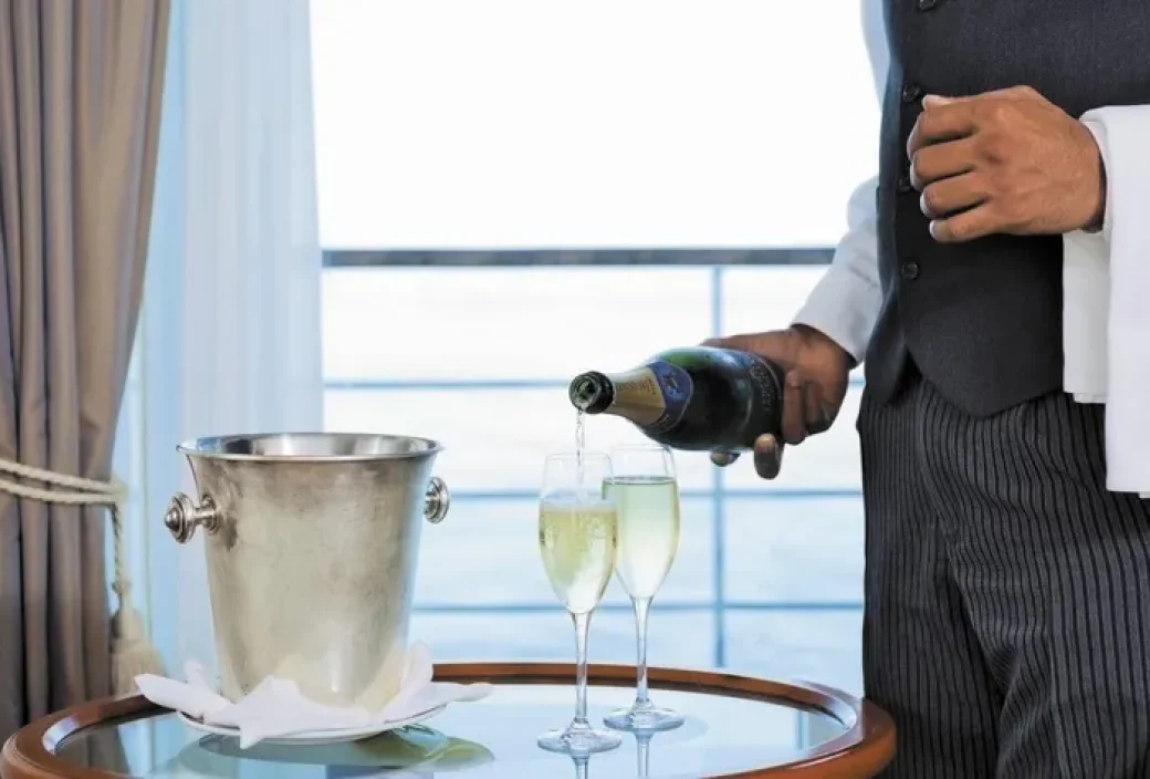 Cruzeiros Especiais - Serviço de quarto