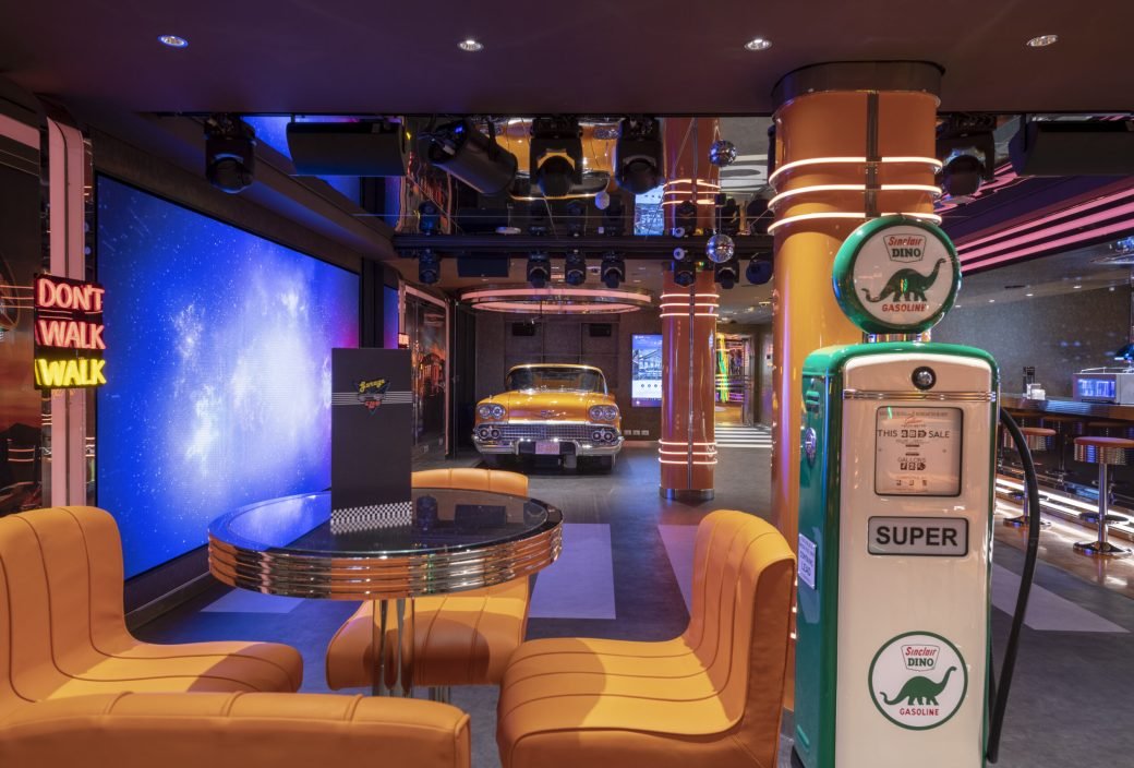 MSC Seaview, Garage Club