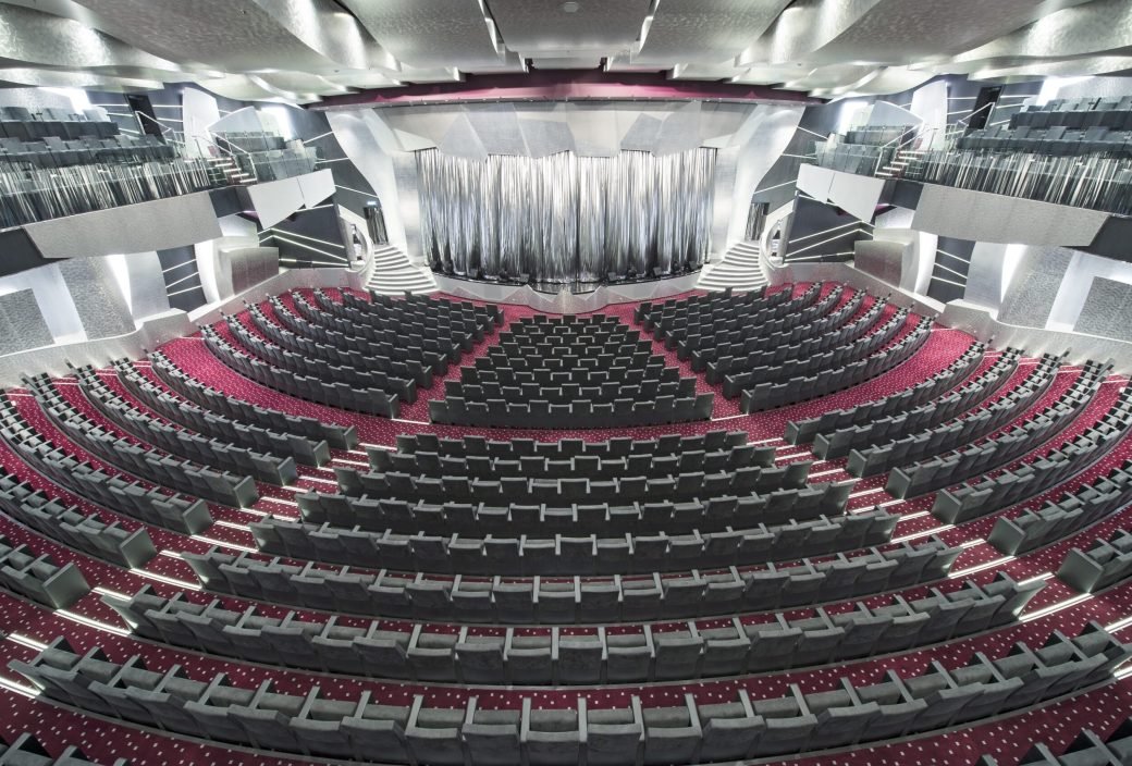 "pr_platinum_theatre_01#.jpg"