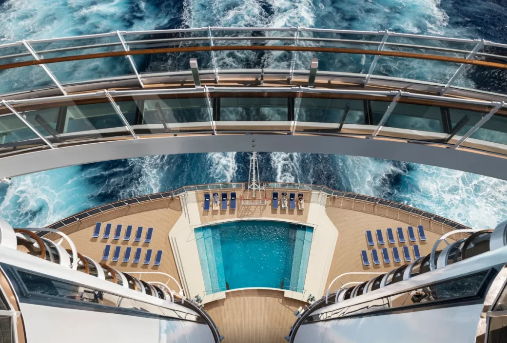 Ponte-dos-Suspiros-e-piscina-do-deck-7