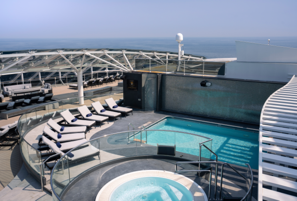 Sundeck e piscina